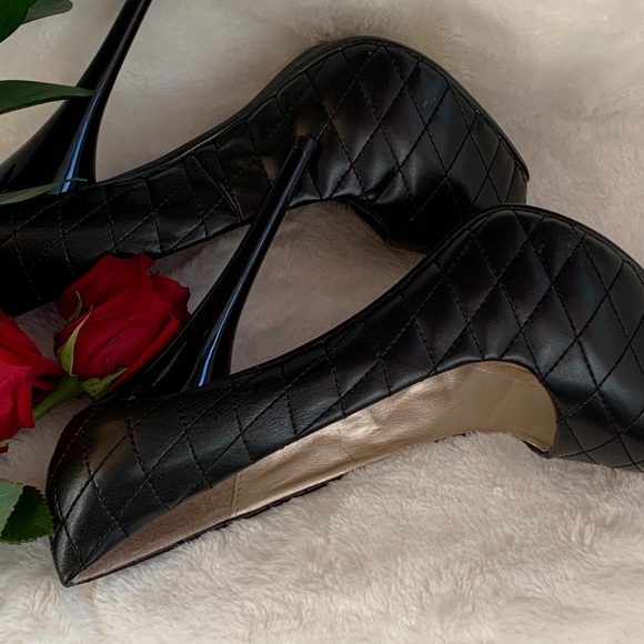 Quipid  black quilted heels 👠 - Picture 3 of 8
